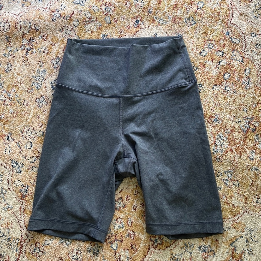 Everlane gray perform biker shorts